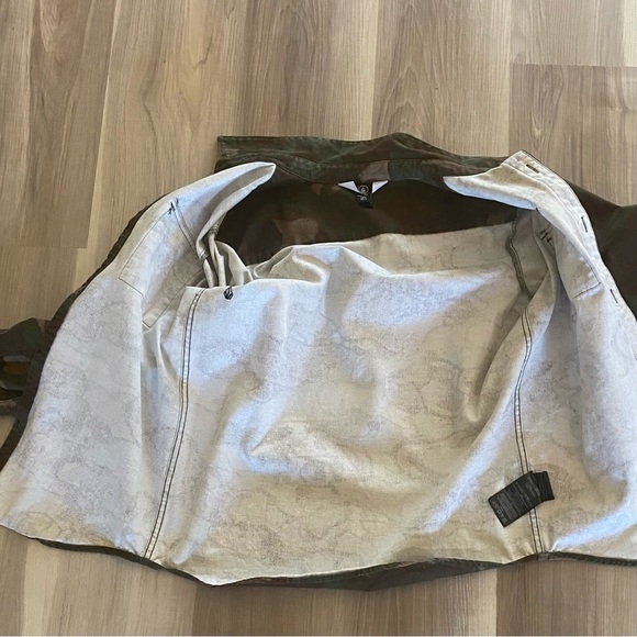 Volcom Huckster Heavy Weight Flannel Shirt. More like a light jacket. Size 12Y - Picture 12 of 12